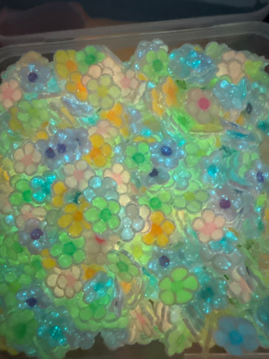 #998 GLOW IN THE DARK FLOWERS