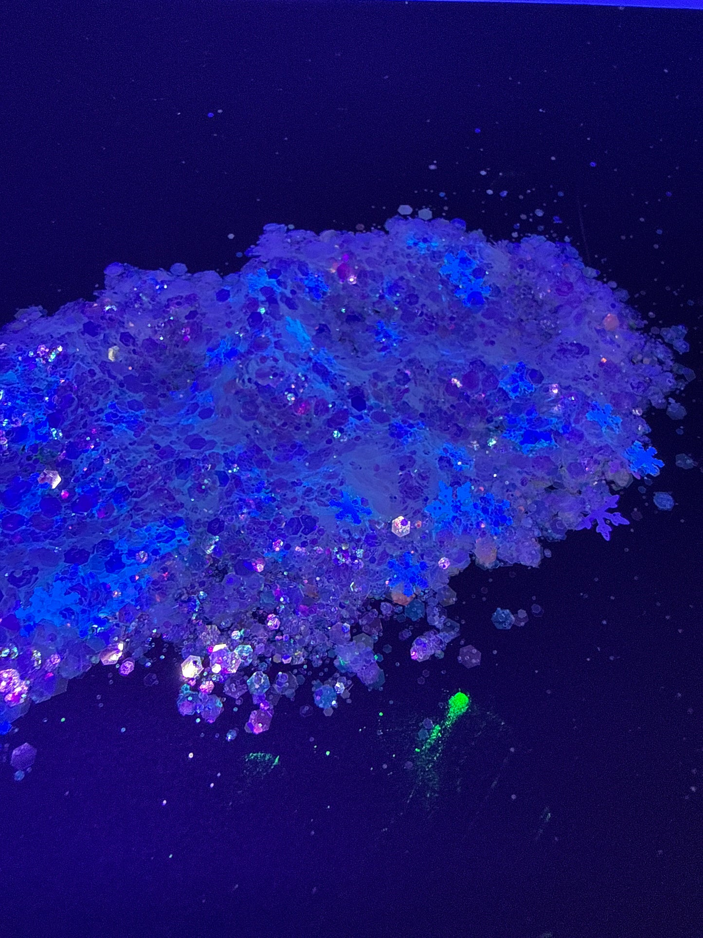 #276 sparkly snowflake GLOW