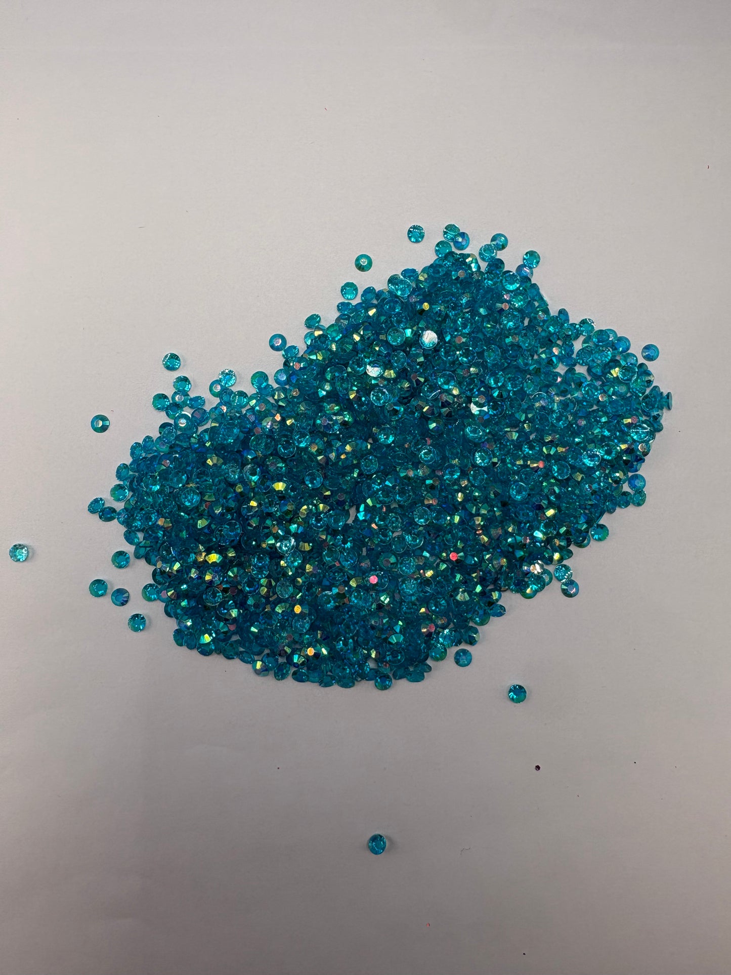 #593 BLUE LAGOON RHINESTONES 4MM