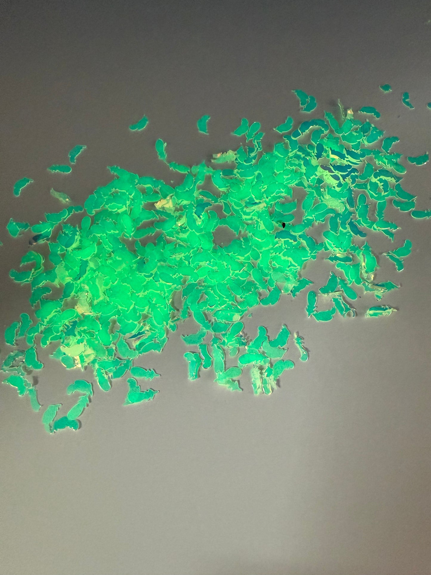 #556 Yellow Feathers GLOW