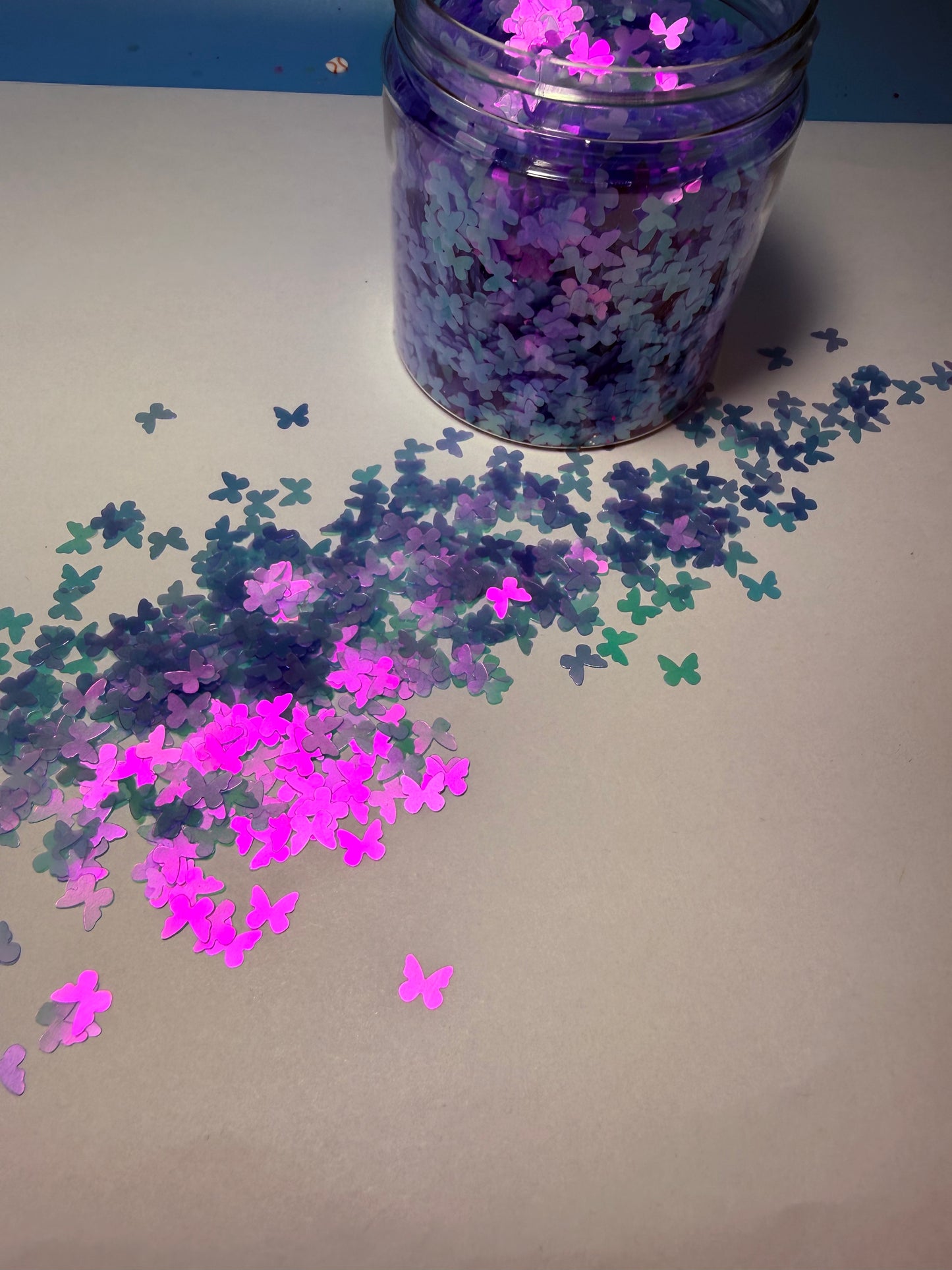 #671 PURPLE HOLO BUTTERFLIES