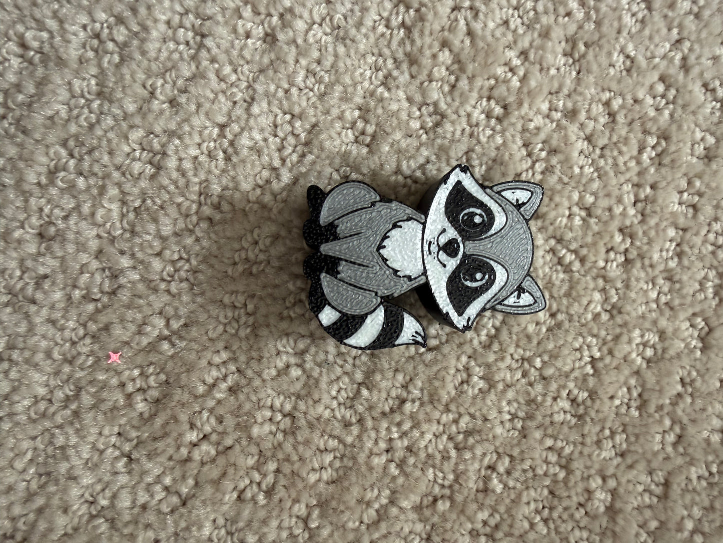RACCOON STRAW HUGGIES