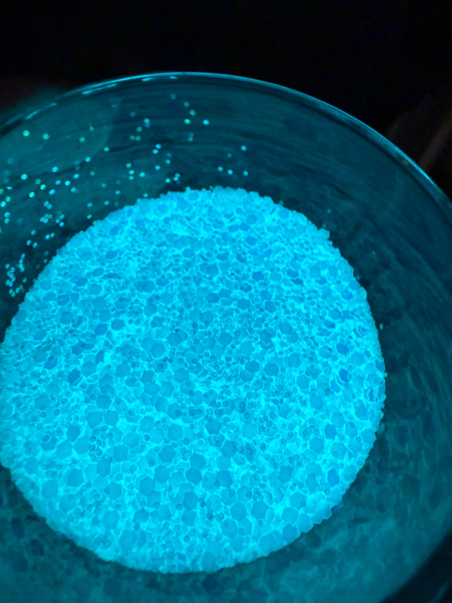 DIAMOND FROST GLOWS BLUE G11