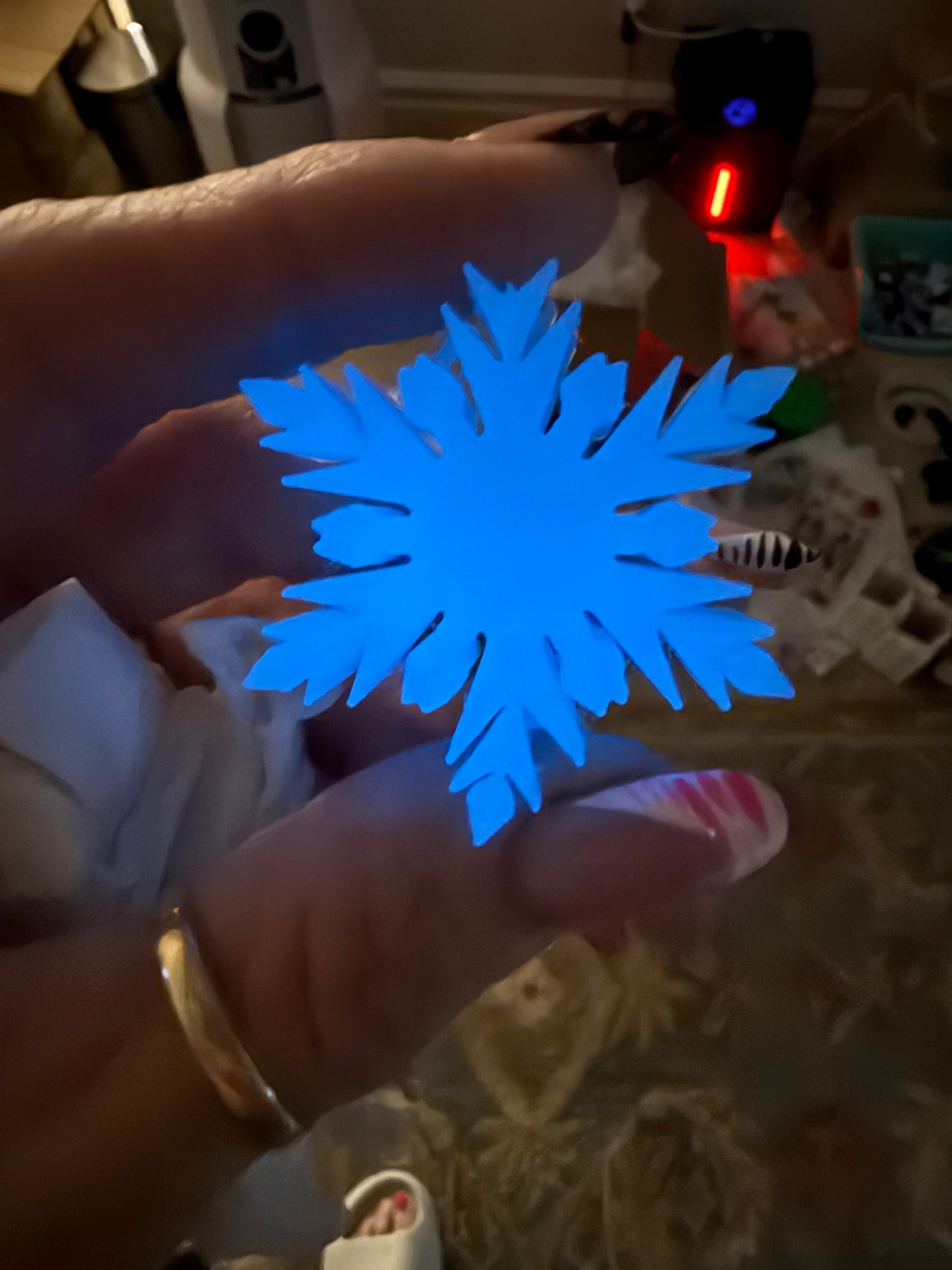 Glow in the dark, snowflake straw huggy