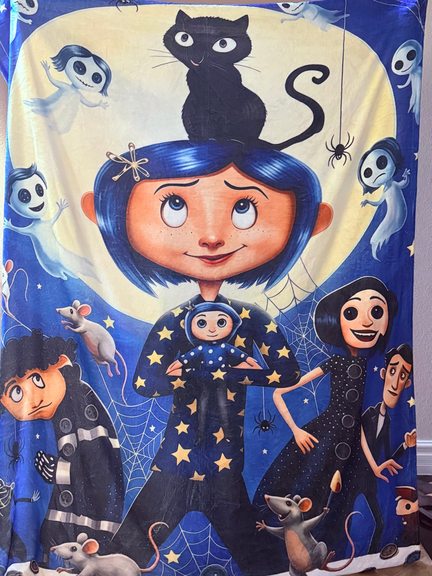 Coraline super soft Blanket