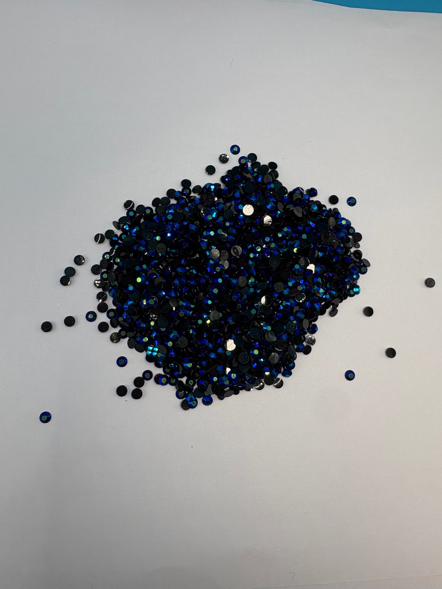 #582 MIDNIGHT JEWEL RHINESTONES 4MM