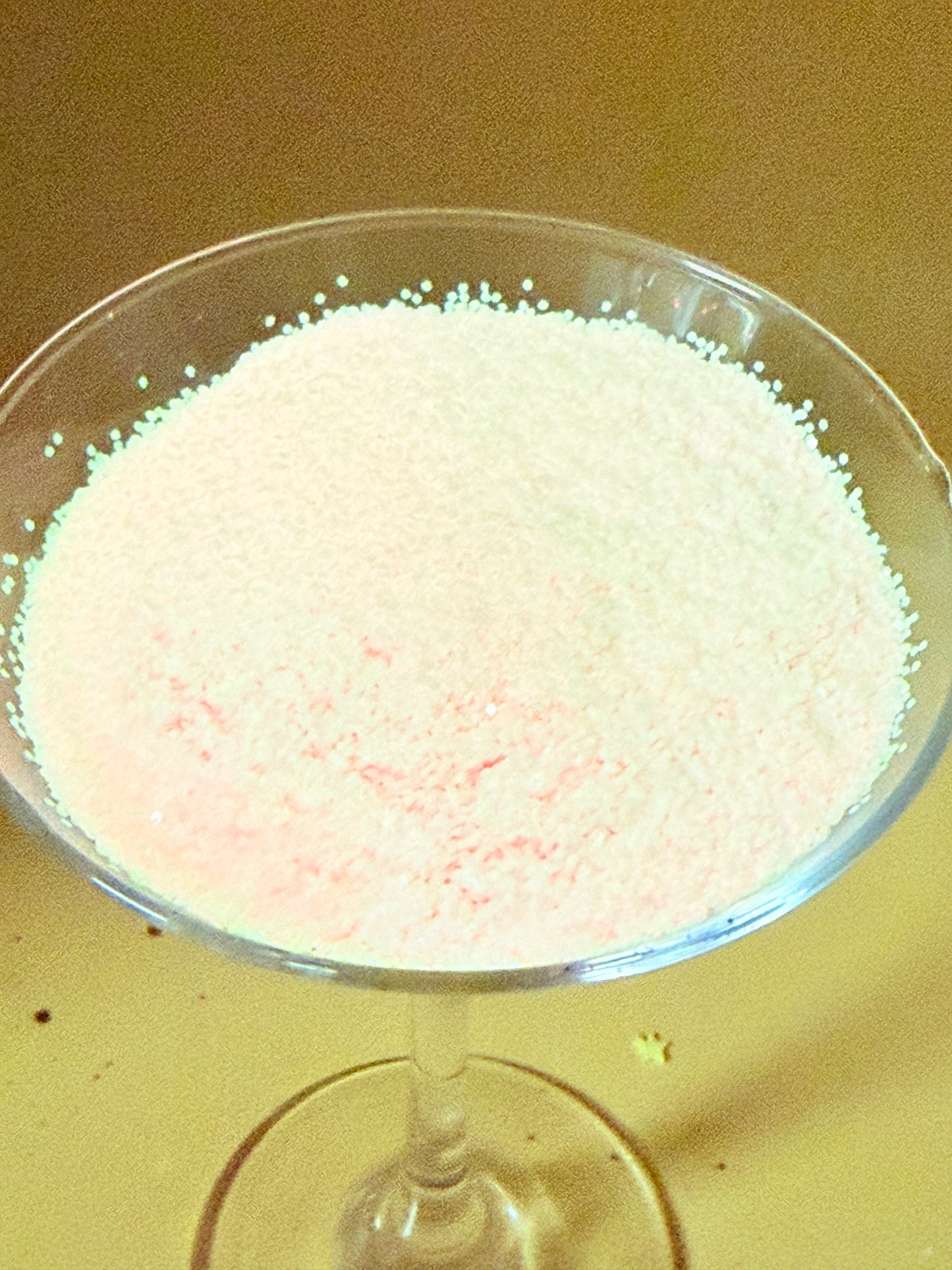 1042 Pink Glow/ GLOWS WHITE