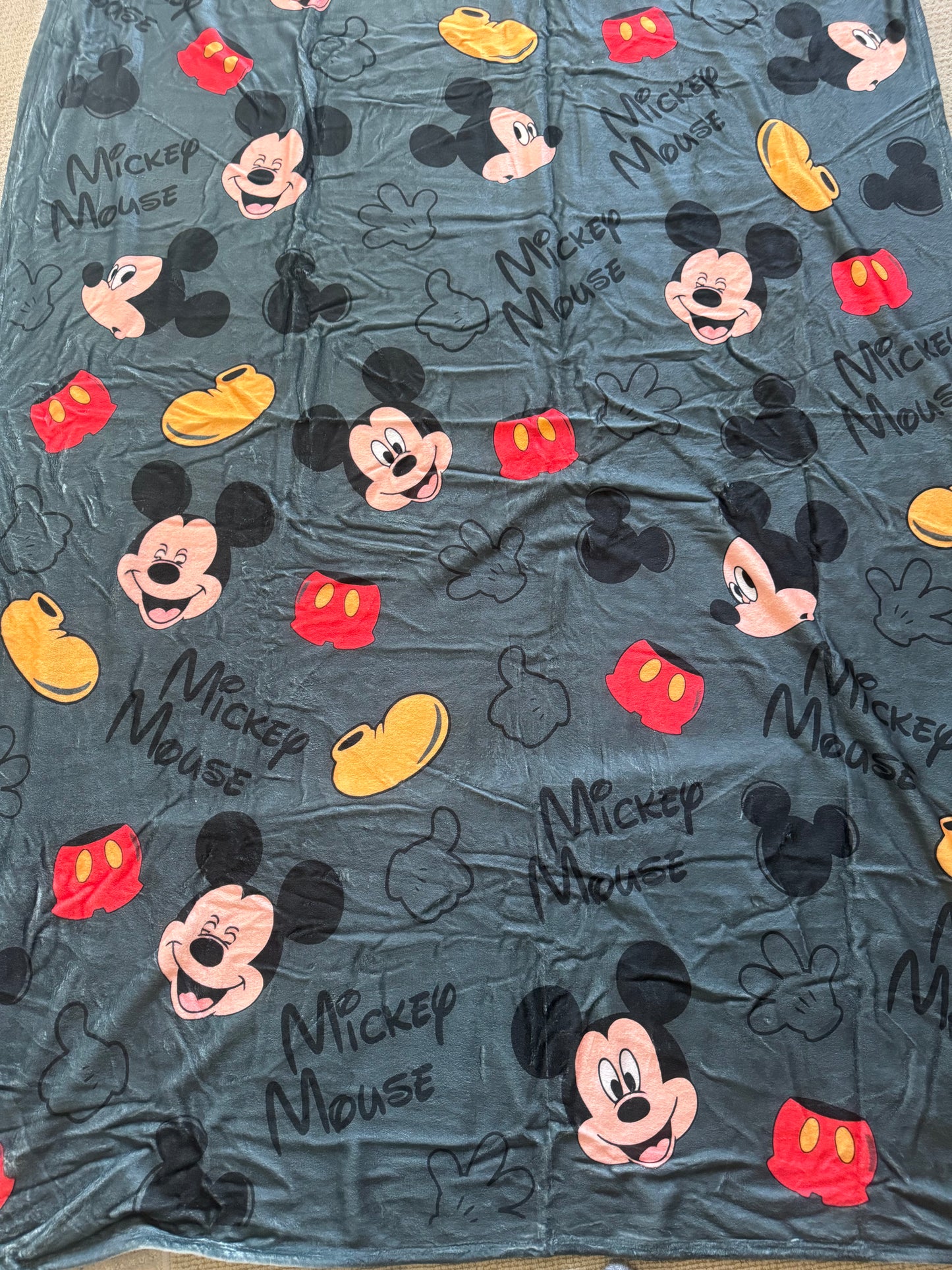 SUPER SOFT SNUGGIE BLANKET